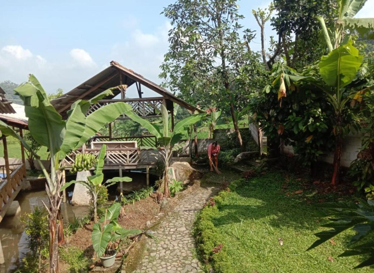 De Salak Homestay Богор Экстерьер фото