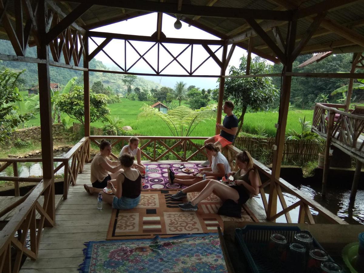 De Salak Homestay Богор Экстерьер фото