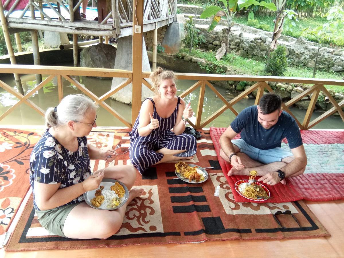 De Salak Homestay Богор Экстерьер фото