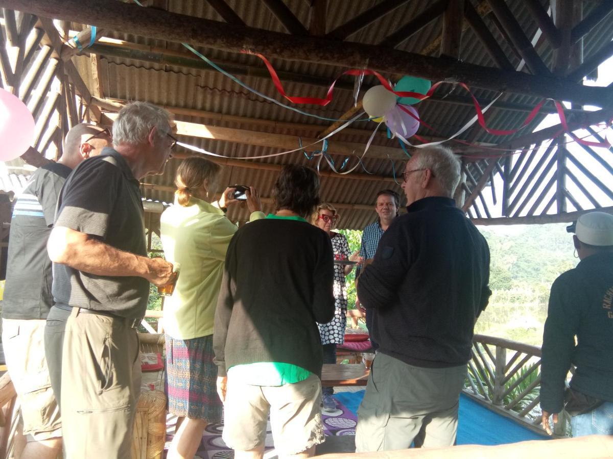De Salak Homestay Богор Экстерьер фото